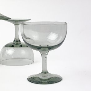 Graue Retro-Likrschale