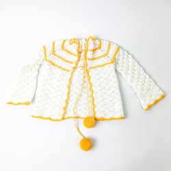Gestrickter Babypullover, wei mit orange. Gre 6 Monate