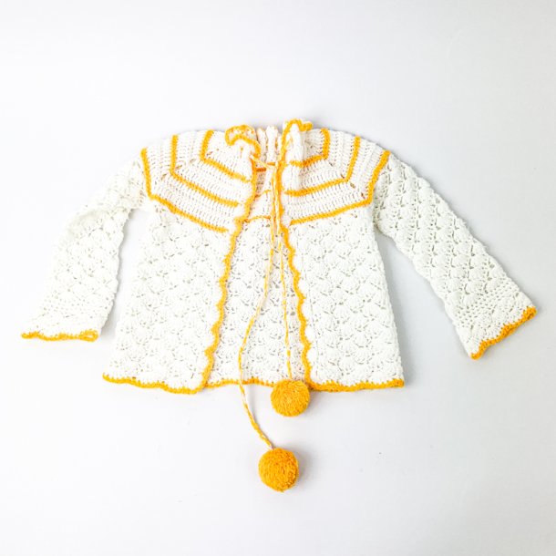 Gestrickter Babypullover, wei mit orange. Gre 6 Monate