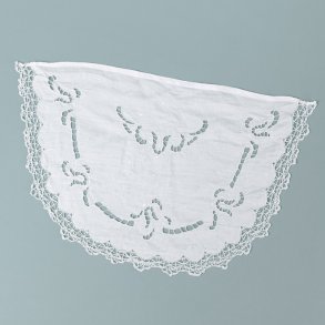  Weier Vintage-Konsoltischdecke mit venezianischer Stickerei.