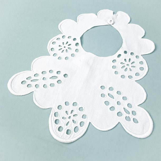 Vintage hagesmk med engelsk broderi.