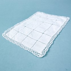 Lille hvid bakkeserviet med kniplingskant