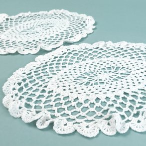 To hklede hvide vintage flakoner