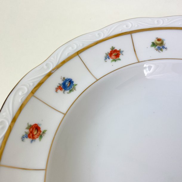 Dyb vintage tallerken med sm� blomster