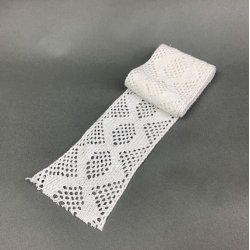 Kniplet hvidt mellemv�rk