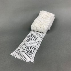 Kniplet hvidt mellemv�rk