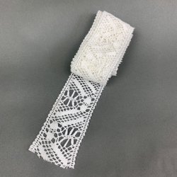 Kniplet hvidt mellemv�rk