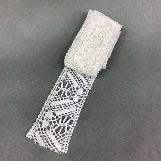 Kniplet hvidt mellemv�rk