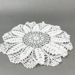 Hklet hvid vintage lysedug