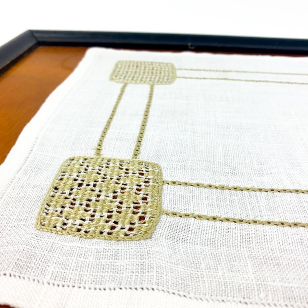 Vintage bakkeserviet med sandfarvet broderi