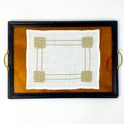 Vintage bakkeserviet med sandfarvet broderi