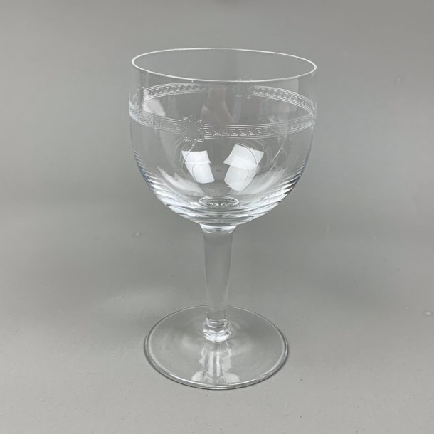 Vintage r�dvinsglas med ciselering