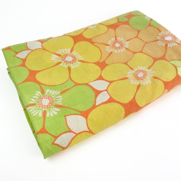 Orangegrnt retro sengetj med store blomster