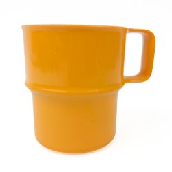 Gult retro Rosti stabelkrus