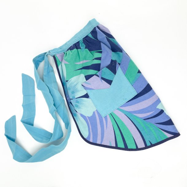 Retro Schrze mit blauen Blumen