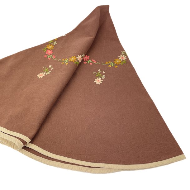 Broderet rund vintage dug � 140 cm