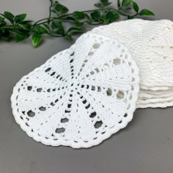 Runde gehkelte Zwischendeckchen  zehn Stck