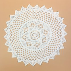 Hvid vintage h�klet lysedug