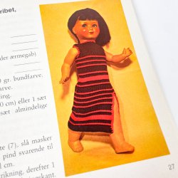 Moderne Puppenstrickmode von Grethe Christiansen