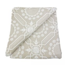 Flot sandfarvet retro dug med m�nster � 150 cm