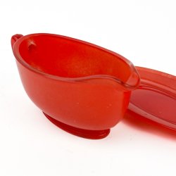 R�d vintage saucesk�l