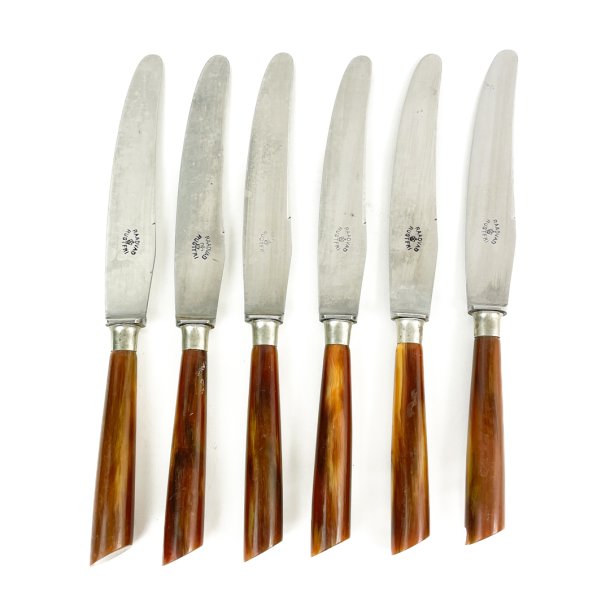 Seks vintage bordknive med bakelitskaft
