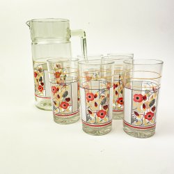 Seks glas og kande med blomstermotiv