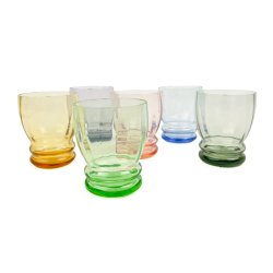 Seks sm� farvede vintage juiceglas