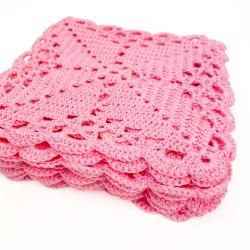 Zwlf rosa blaue gehkelte Zwischenlegservietten