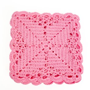 Zwlf rosa blaue gehkelte Zwischenlegservietten