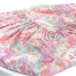 Pastelfarvet vintage sengetppe med blomster