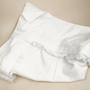 Antikt h�rsenget�j med kniplingskant