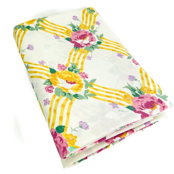 To st vintage sengetj med blomster