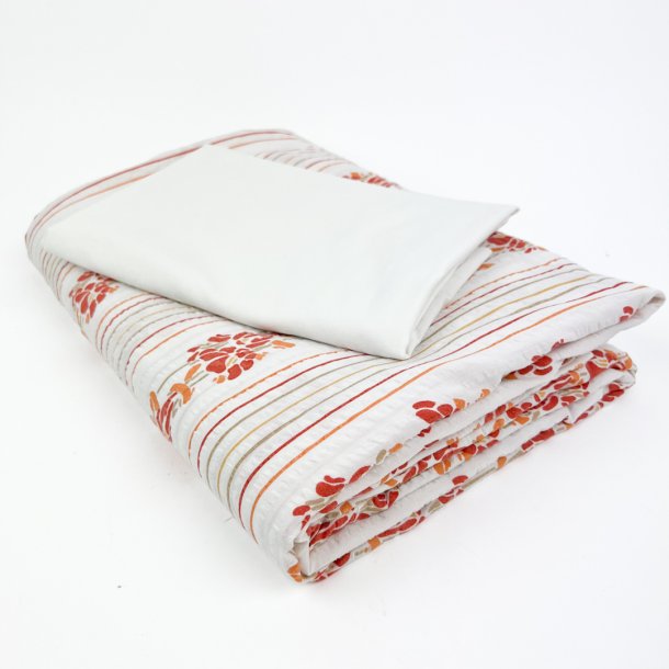 Vintage senget�j med blomster