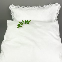 Hvidt vintage barnevognsst med blondekant