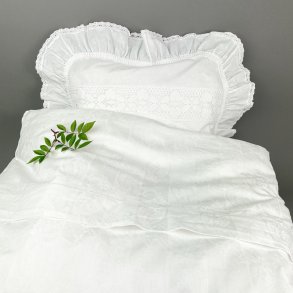 Hvidt vintage babysengetj med blonde og mellemvrk