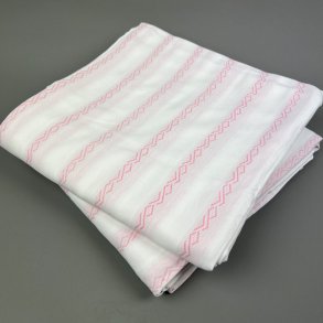 To s�t vintage senget�j med lyser�de striber