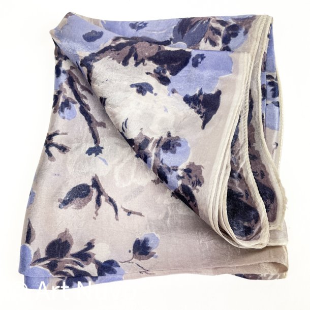 Blomstret lysebl�t vintage silket�rkl�de