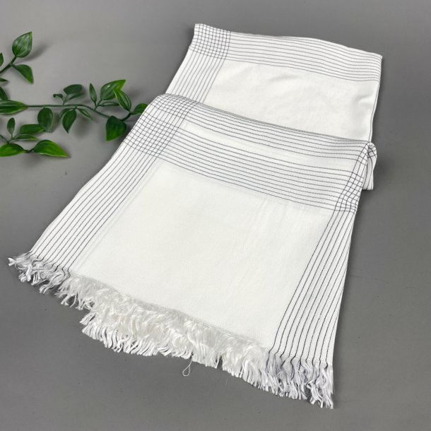 Hvidt vintage trklde med frynser