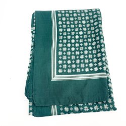 Grnes Seidenschal mit Muster