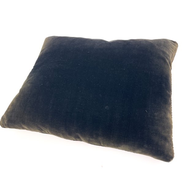 Ornamenteret broderet vintage pyntepude