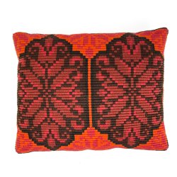 Ornamenteret broderet vintage pyntepude