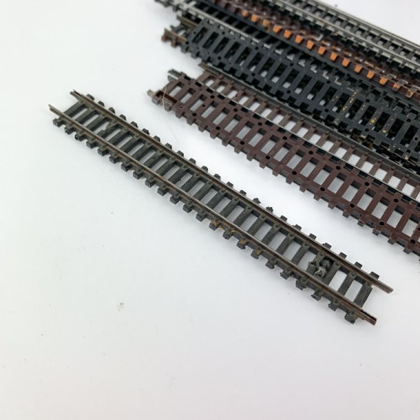 Vintage modeltog-skinner i N-skala