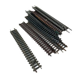 Vintage modeltog-skinner i N-skala