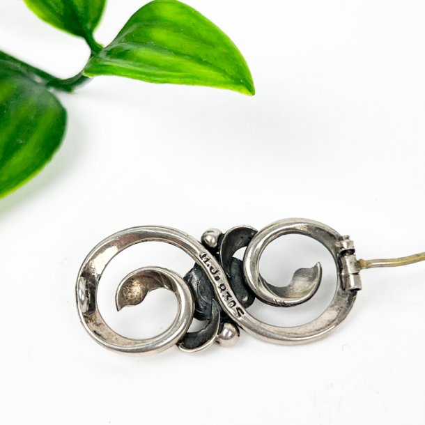 R�d vintage s�lvbroche � Hans Hansen