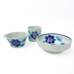 Set mit drei Vintage-Schalen aus Steinzeug