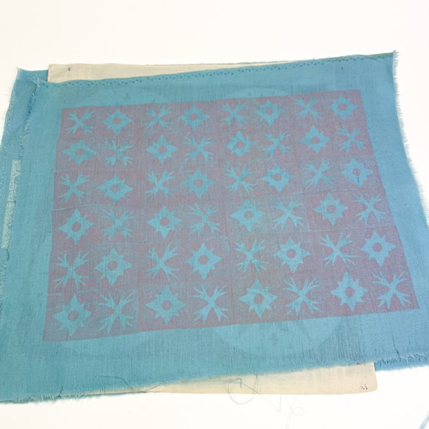 Fire stykker h�ndtrykt bl� vintage stof