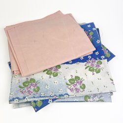 Seks blomstrede vintage stofstykker 400 cm