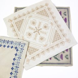 Tre broderede vintage pudebetr�k