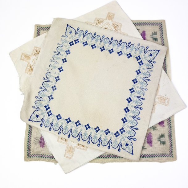 Tre broderede vintage pudebetr�k